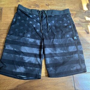 Hurley Black Star and Stripe Swim Trunks 8 inch inseam no liner